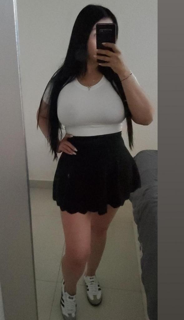 607166298: Chica busca chico en Málaga