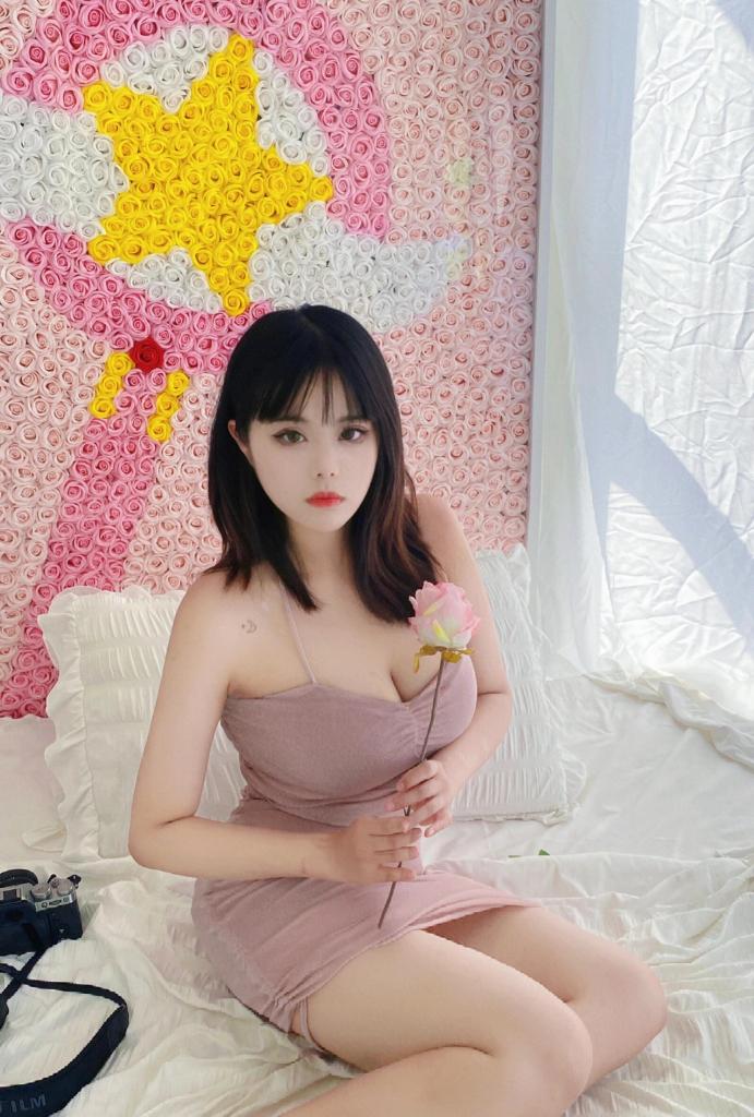 667720580: Chica busca chico en Granada