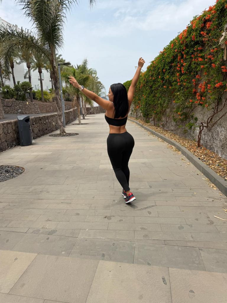 Chica busca chico en Tenerife: 