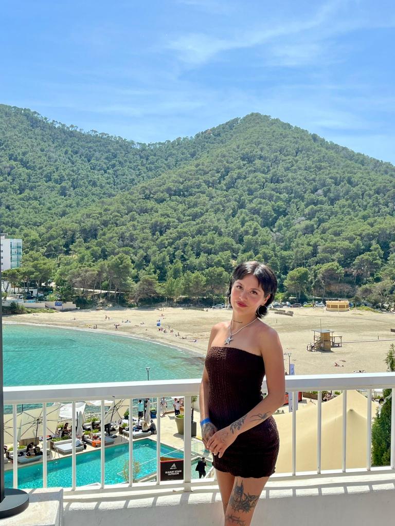 Chica busca chico en Ibiza: 