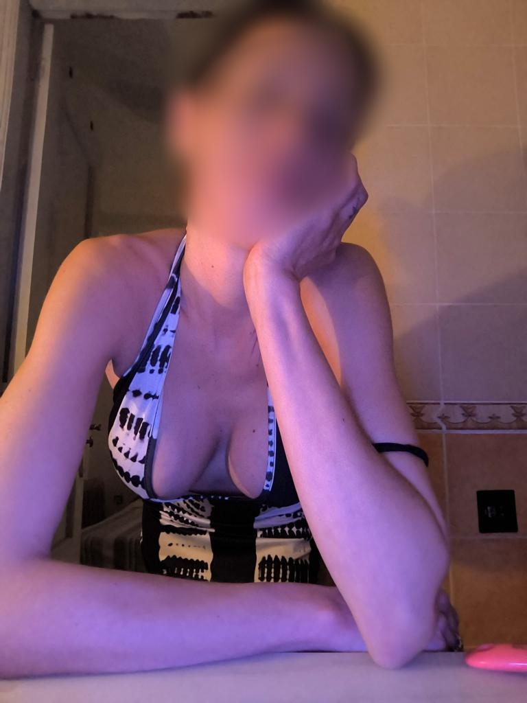 Chica busca chico en Cádiz: 