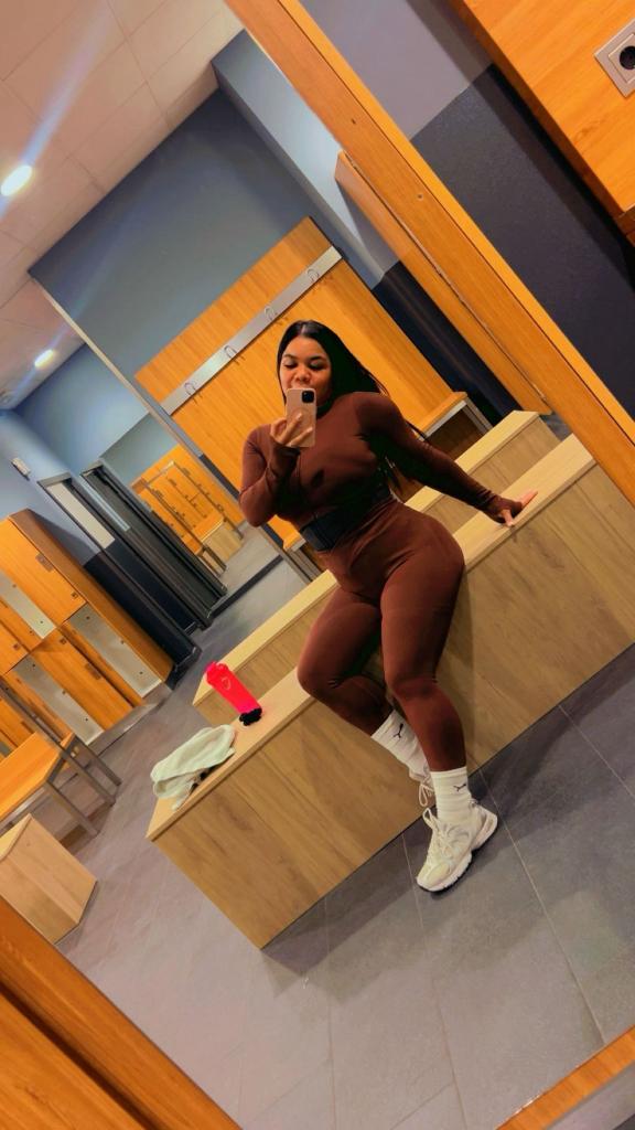 664207015: Chica busca chico en Córdoba