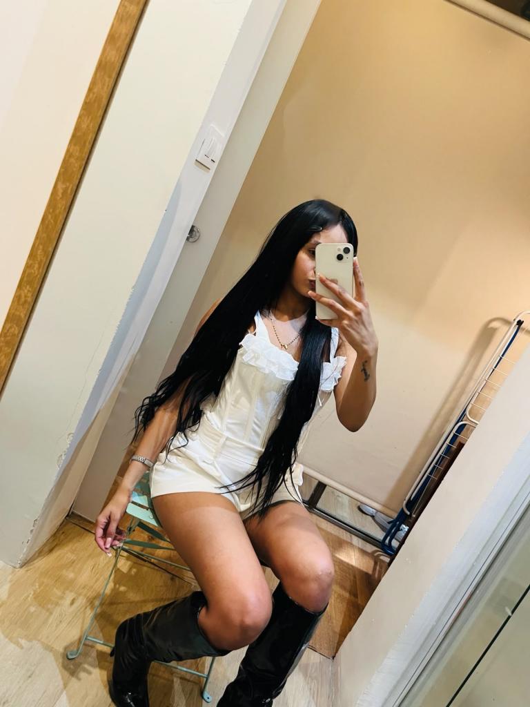 Chica busca chico en Almería: 