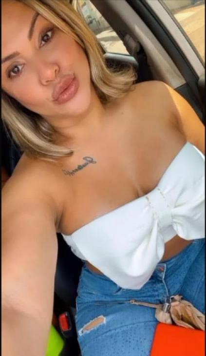 664377991: Chica busca chico en La Coruña