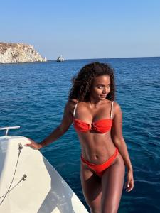 607827908: Chica busca chico en Málaga