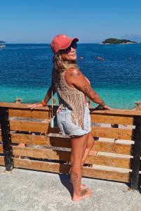 671733305: Chica busca chico en Málaga