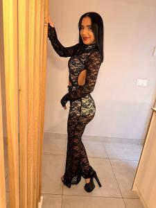 643693379: Chica busca chico en Sevilla