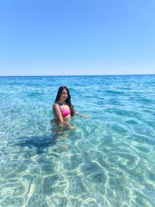 644296351: Chica busca chico en Almería