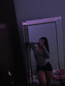 633691368: Chica busca chico en Sevilla