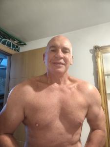 610624710: Chico busca chica en Madrid
