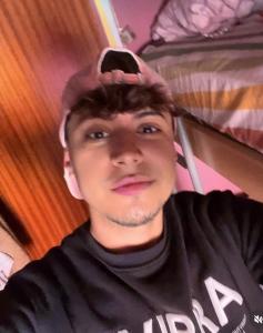 603122420: Chico busca chica en Barcelona
