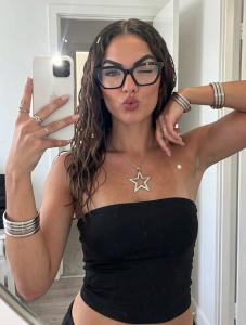 643075551: Chica busca chico en Ibiza