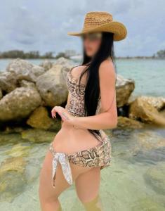 614754186: Chica busca chico en Barcelona