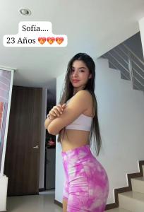 672877469: Chica busca chico en León
