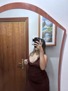 634867815: Chica busca chico en Barcelona