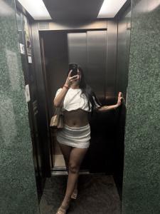 745037065: Chica busca chico en Zaragoza