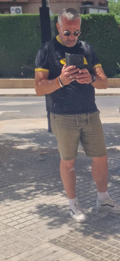 614164070: Chico busca chica en Granada