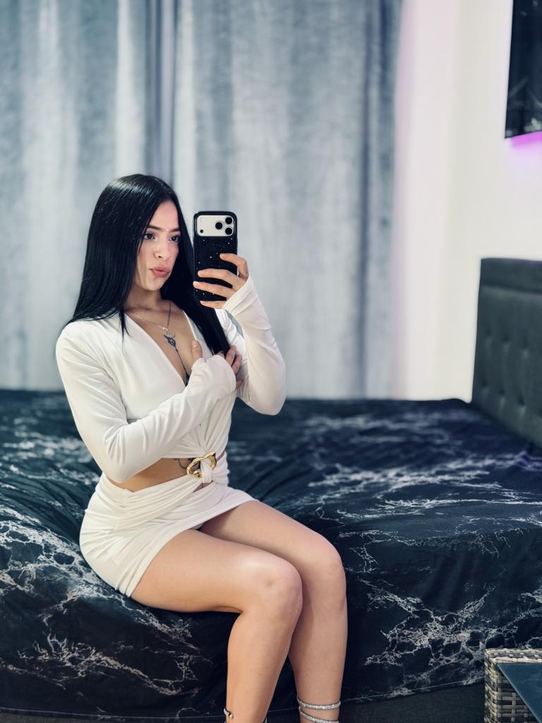 697702554: Chica busca chico en Málaga
