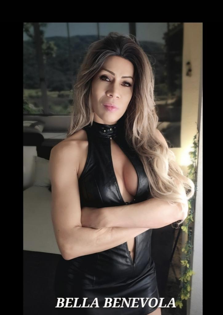 631825988: Travesti en Valencia