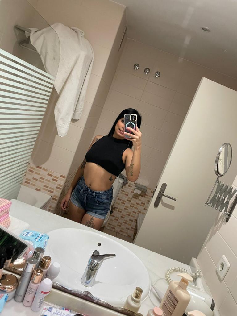 691278340: Chica busca chico en Cádiz