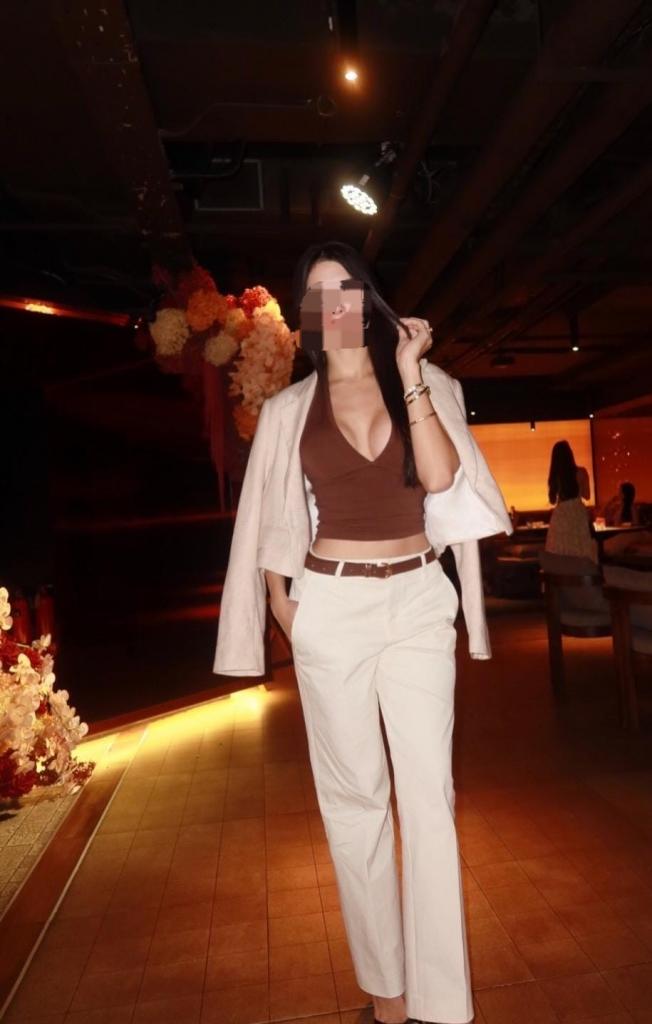 613215189: Chica busca chico en La Coruña