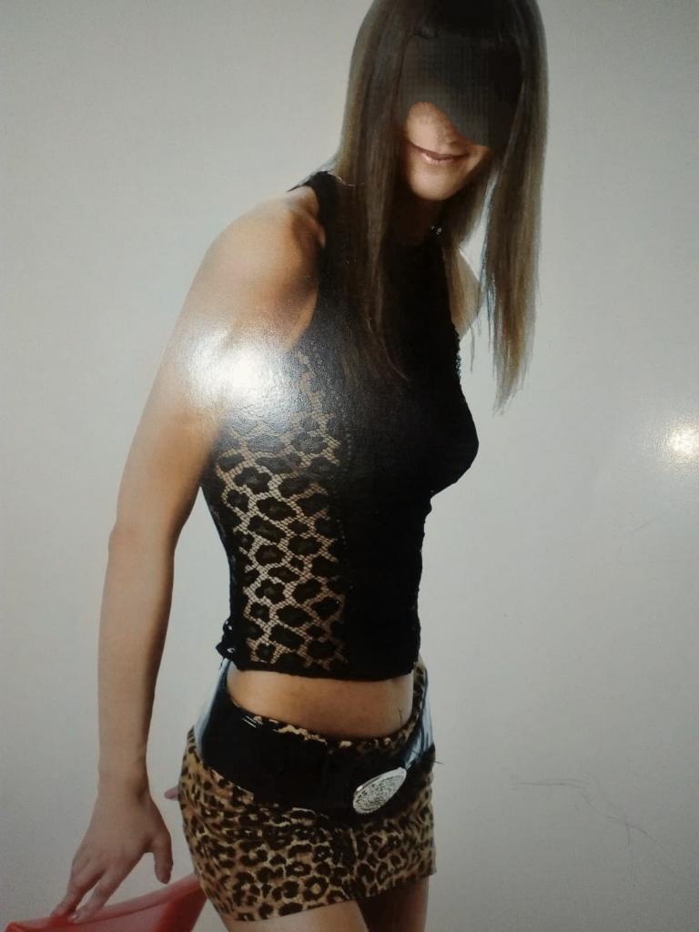 662447511: Chica busca chico en Gerona