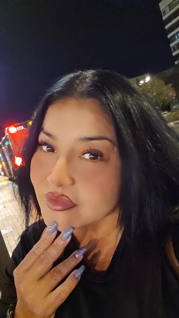 Chica busca chico en Granada: 