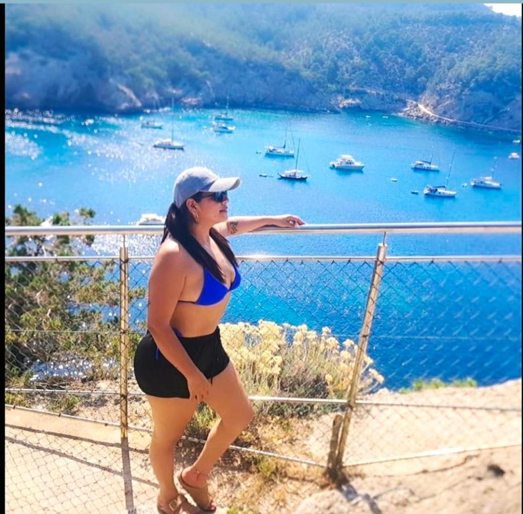 Chica busca chico en Ibiza: 