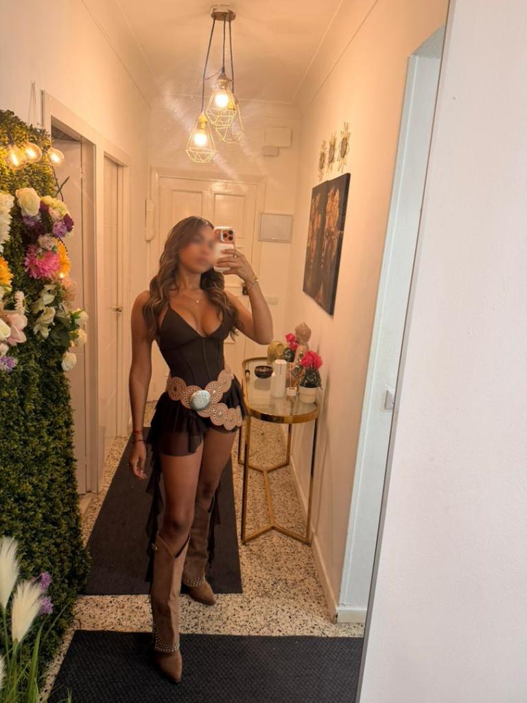 Chica busca chico en Ibiza: 