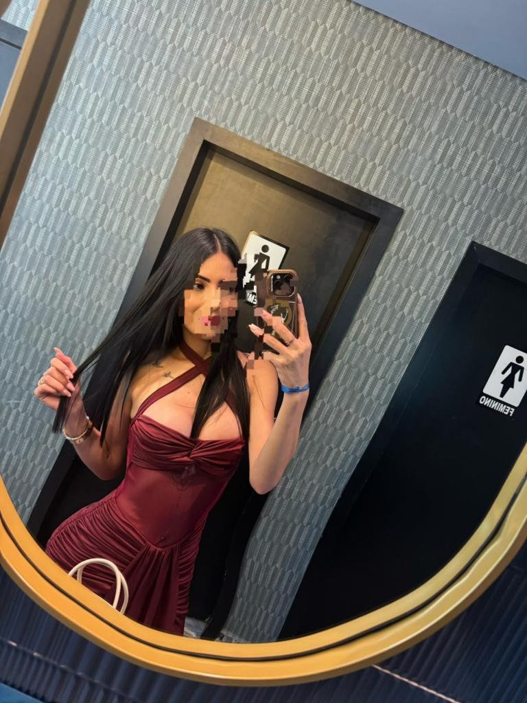 613215189: Chica busca chico en La Coruña