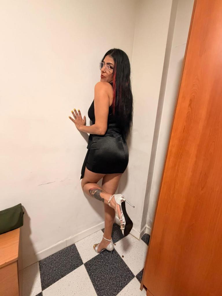 Chica busca chico en Cádiz: 