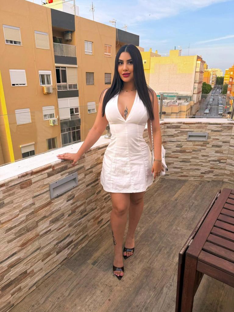 Chica busca chico en Almería: 