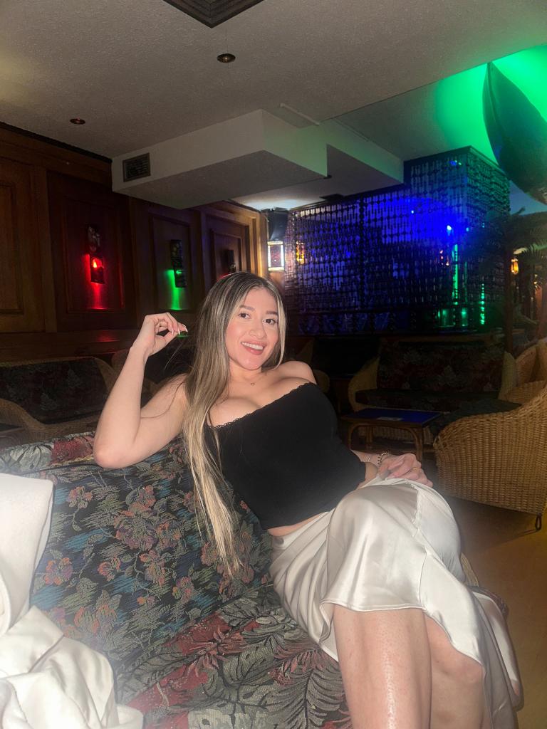 678624032: Chica busca chico en Sevilla