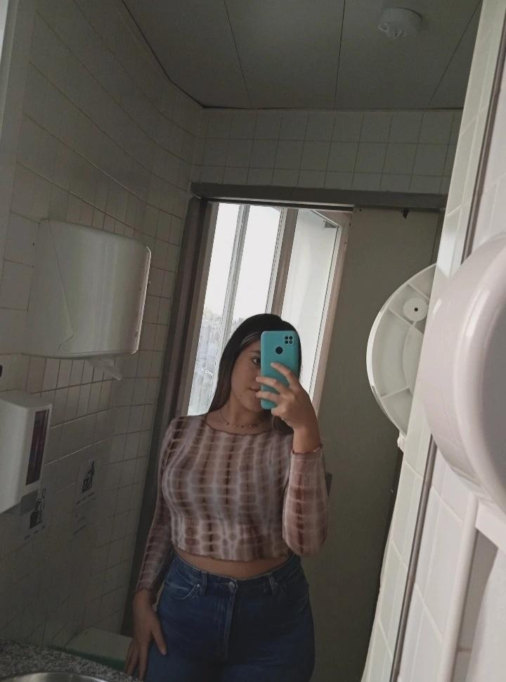 634867815: Chica busca chico en Barcelona