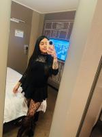 613592989: Chica busca chico en Barcelona