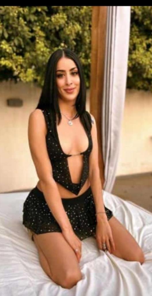 Chica busca chico en Ibiza: 