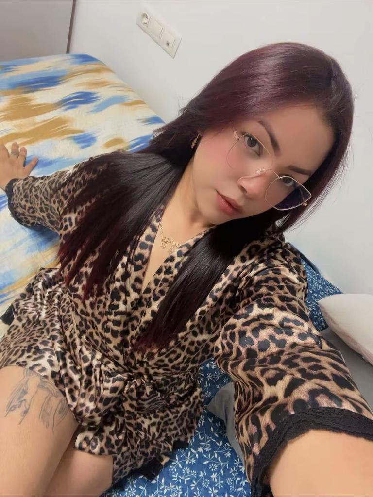 Chica busca chico en Granada: 
