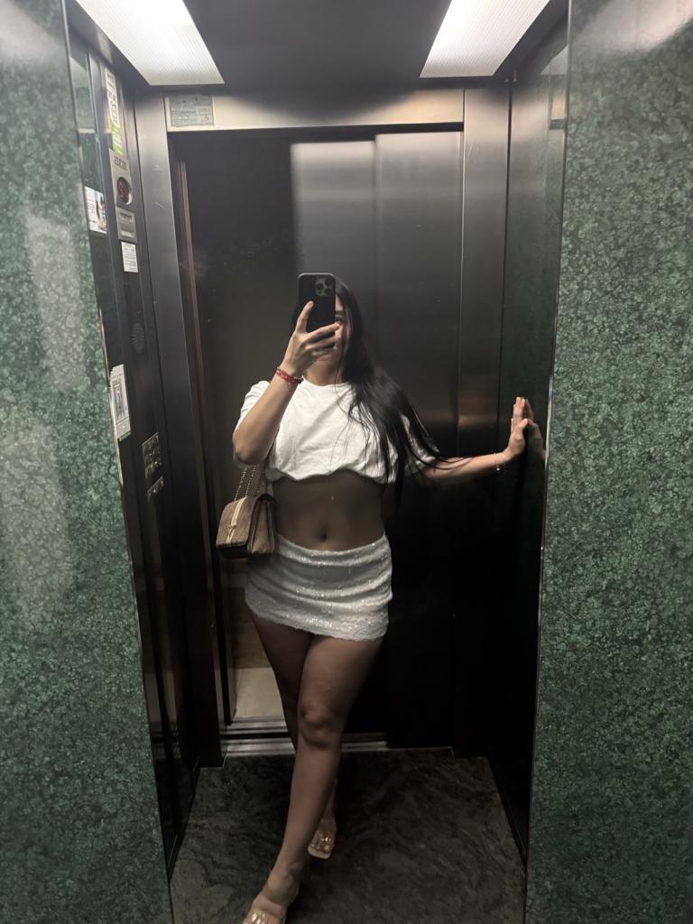 745037065: Chica busca chico en Zaragoza