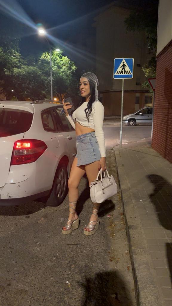 637177151: Chica busca chico en Sevilla