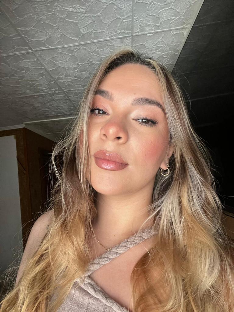 Chica busca chico en Ibiza: Chica busca chico