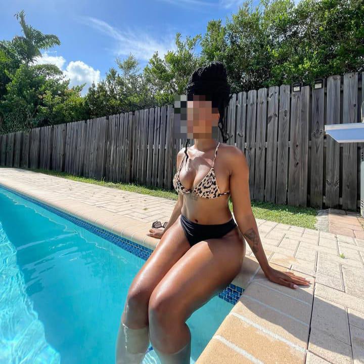 672948308: Chica busca chico en Pontevedra