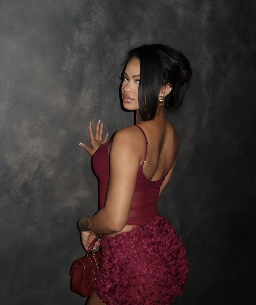 Chica busca chico en Huelva: 