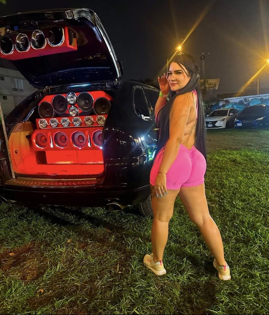 Chica busca chico en Tenerife: 