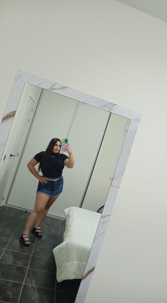 Chica busca chico en Málaga: Chica busca chico