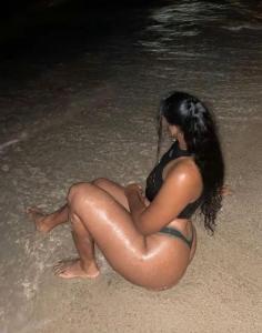 611381398: Chica busca chico en Asturias