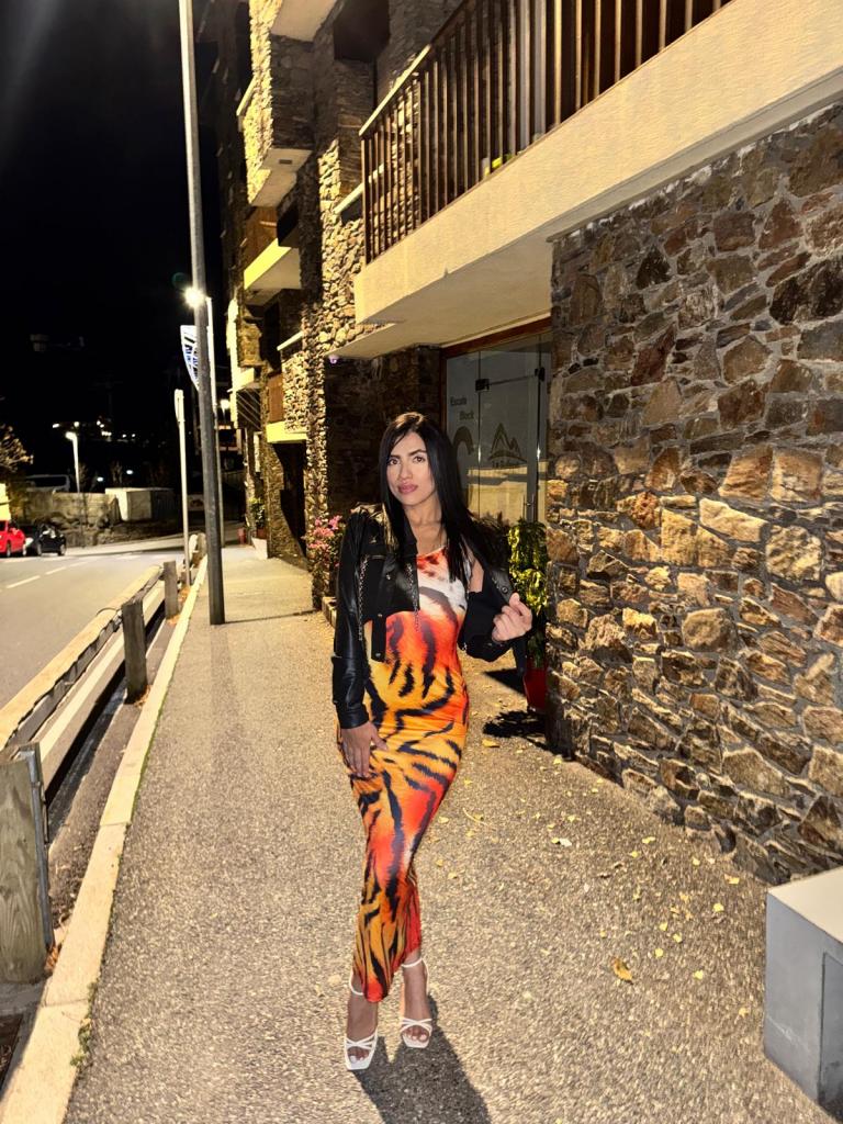 Chica busca chico en Ibiza: 