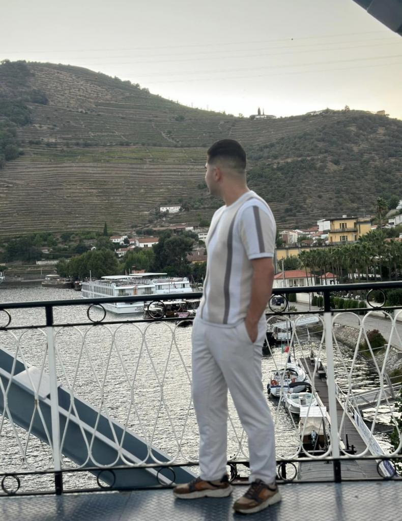 Chico busca chica en Lugo: 