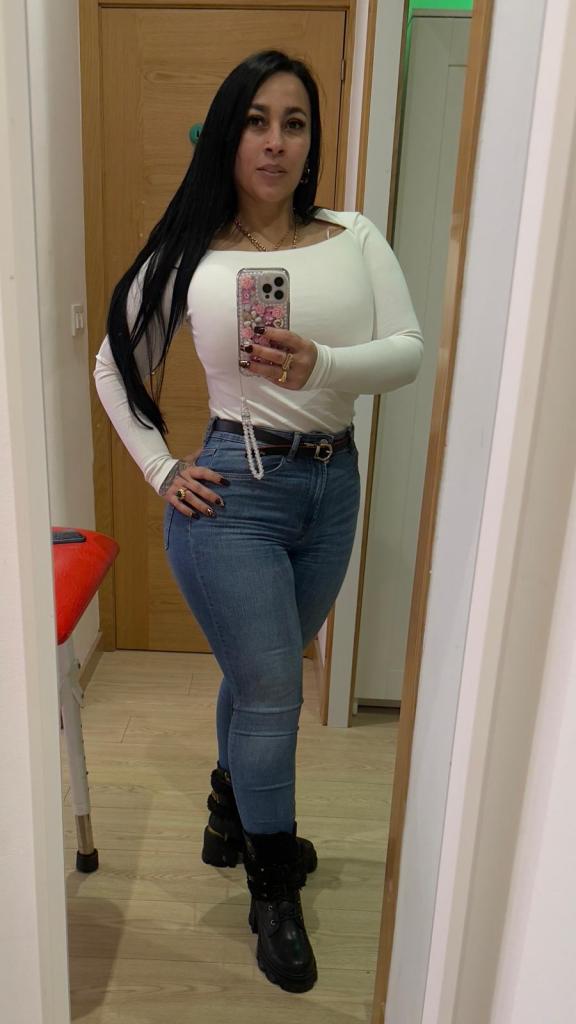 641525339: Chica busca chico en La Coruña