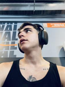 624931290: Chico busca chica en Valencia