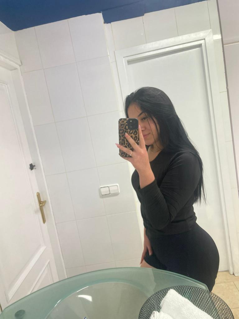 Chica busca chico en Ibiza: 